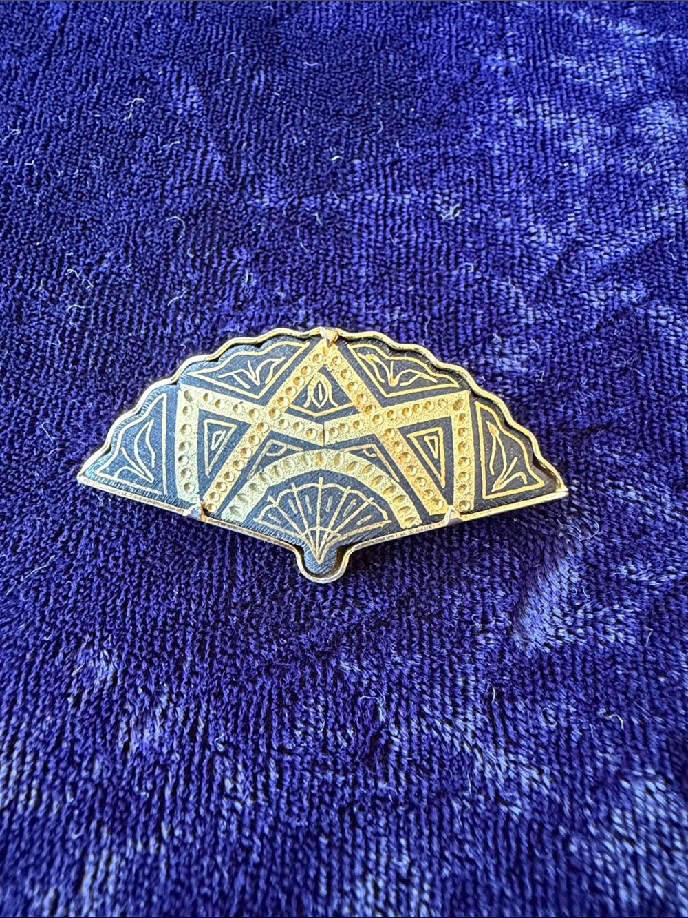Vintage Damascene Fan brooch pin 18K - 22K real gold foil